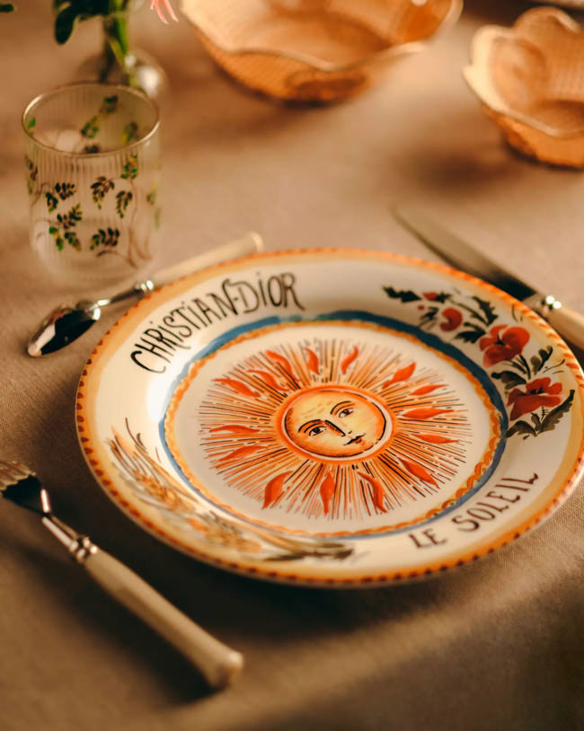 christian-dior-maison-dinnerware-le-soleil-1.jpg The Sun Plate - immagine 1